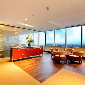 Master King Suite